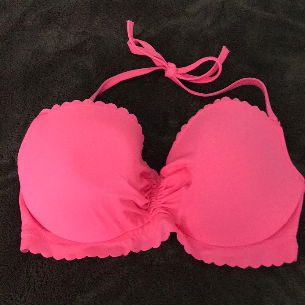 Victoria’s Secret the getaway bikini halter top